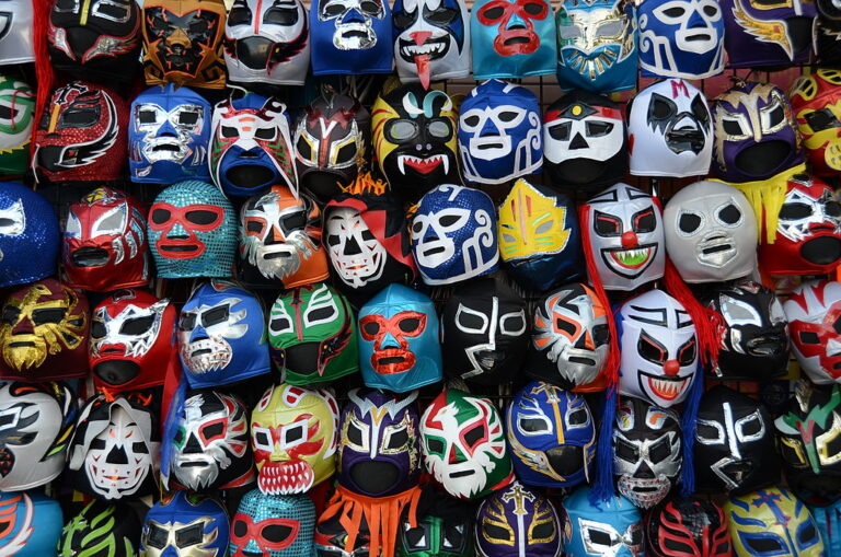 Descubre la cultura y tradición de las máscaras mexicanas de la lucha libre